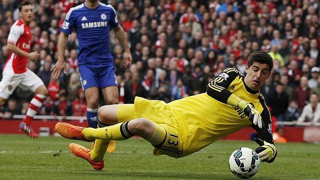 Gullit critica el «fútbol aburrido» del Chelsea de Mourinho