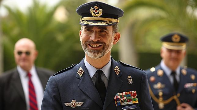 Don Felipe visita por primera vez como Rey la Base Aérea de Zaragoza