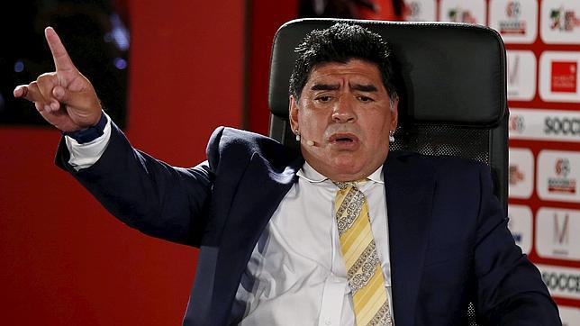 Maradona: «Yo buscaba la pelota, Blatter busca champán»