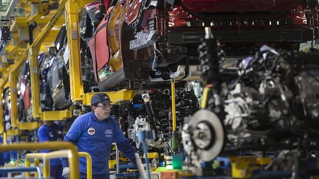 Ford reclama ocupar 50.000 metros cuadrados en el puerto de Valencia