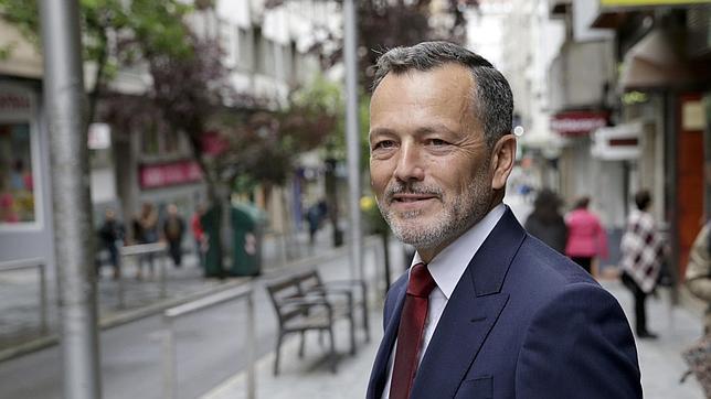 Hernández, en una calle de Santiago