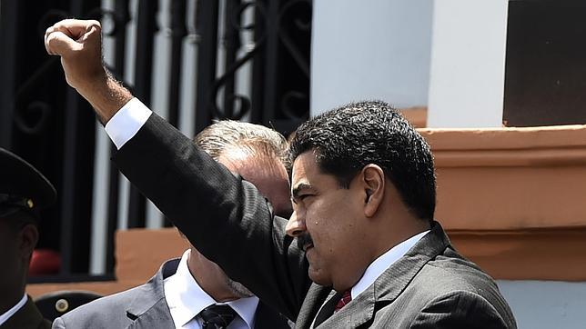 ¿Por qué viaja tanto Nicolás Maduro?