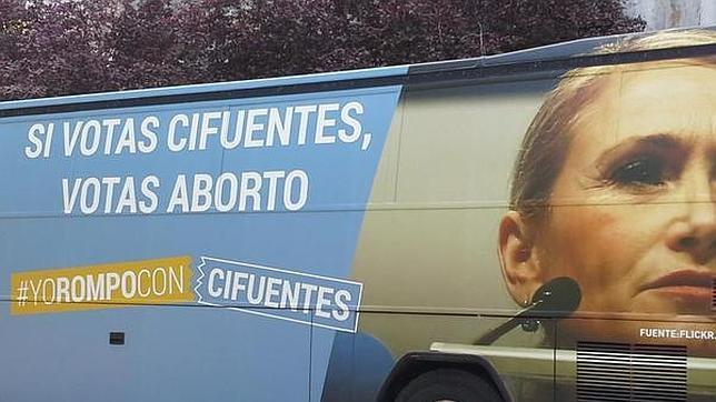 La Junta Electoral prohíbe la campaña antiabortista que criticaba a Cifuentes