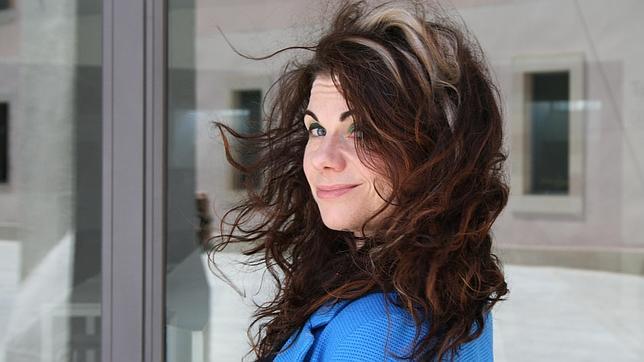 Caitlin Moran:«La cultura cambia las cosas mucho más rápido que la política»