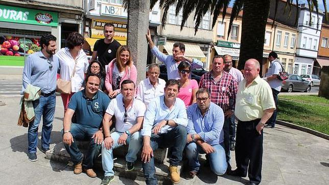 Besteiro junto al candidato socialista en Melide, José Antonio Prado