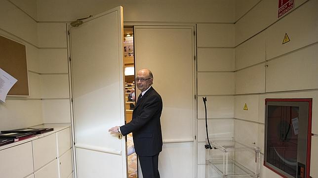 El ministro de Hacienda Cristóbal Montoro deja la puerta abierta a que más comunidades se sumen al FLA