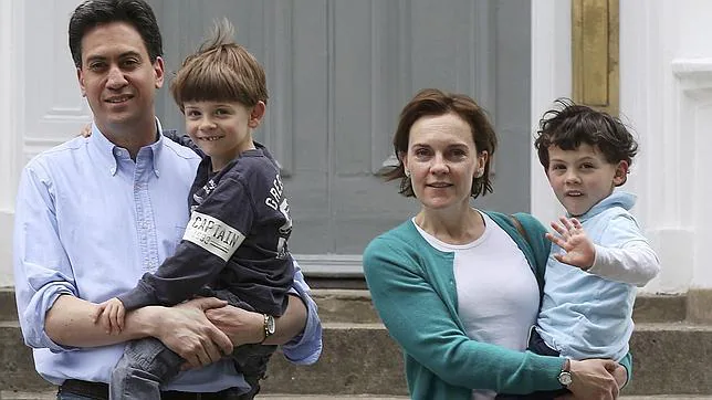 Miliband y su familia, en su casa al norte de Londres