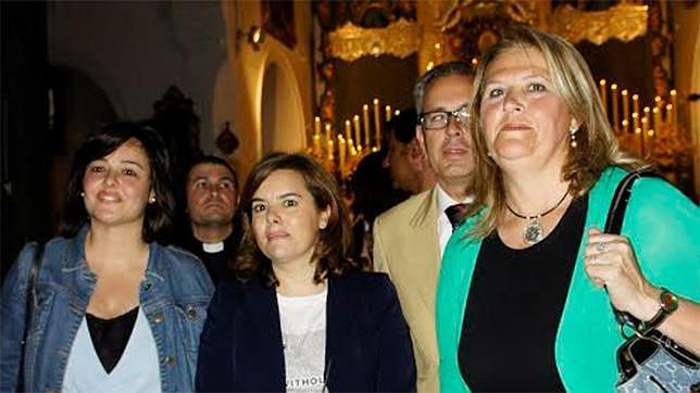 Saenz de Santamaría visita Gines y Espartinas para apoyar a sus candidatos