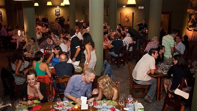Una amena cena en las instalaciones de la bodega