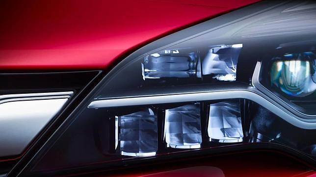 Los faros IntelliLUX de Opel están configurados por 16 segmentos LED