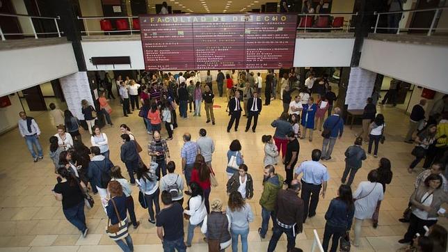 La Comunidad convoca oposiciones para 801 plazas de personal de Sanidad