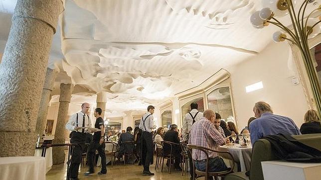 Se puede comer en uno de edificios emblemáticos de Gaudí