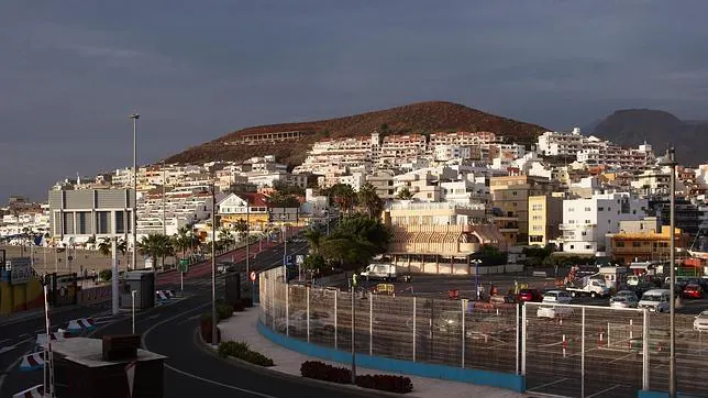 Panorámica de la localidad de Los Cristianos, al sur de Tenerife