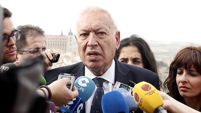 Margallo se reúne con Abbas: «la bandera de Palestina ondea en el Vaticano»