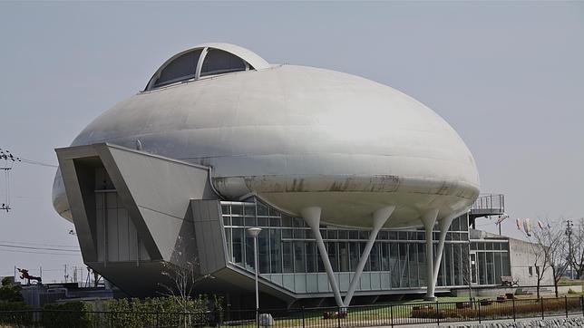 El manga recupera su templo tras el tsunami