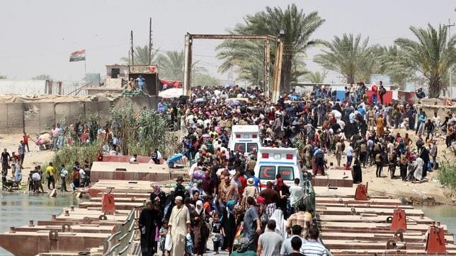 Residentes de Ramadi huyen de la ciudad tomada por los yihadistas