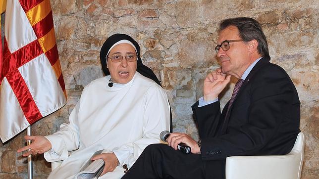 Sor Lucía Caram ha dicho estar «enamorada» del «president»