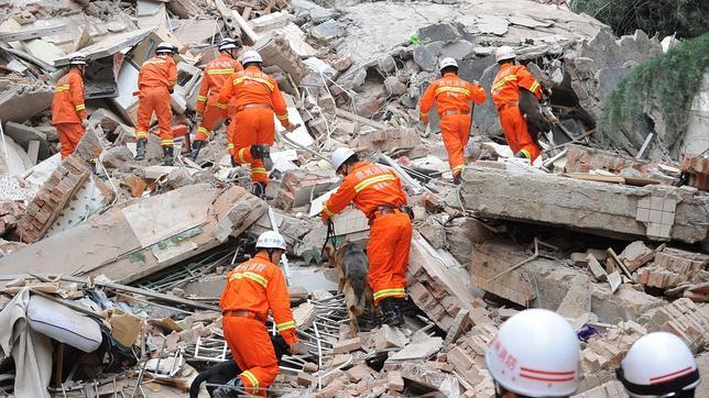 Se desploma un edificio en China de nueve plantas