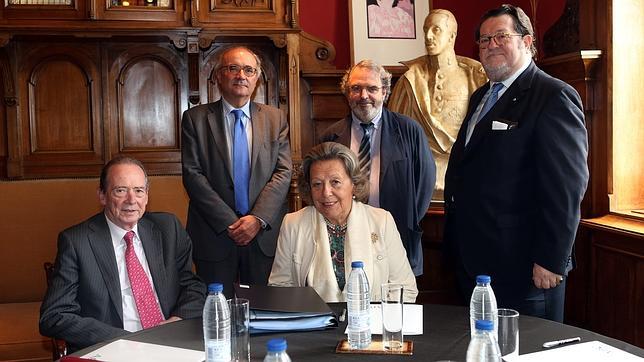 2013: Algunos de los miembros del jurado del premio Mariano de Cavia. En la imagen, José Manuel Blecua, Jon Juaristi, Benigno Pendás, Enriqueta Vila y José Miguel Santiago Castelo