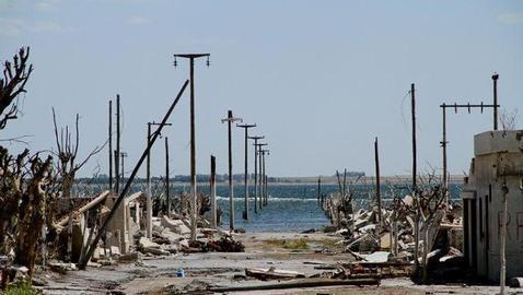 Ruinas de la localidad, tras la bajada del nivel del mar