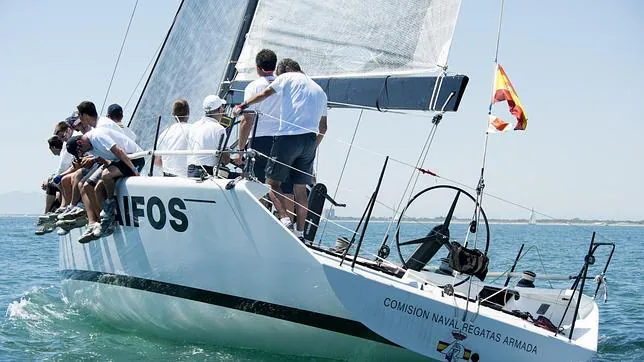 El «Aifos» navega en aguas de Valencia durante la pasada edición del Trofeo de la Reina