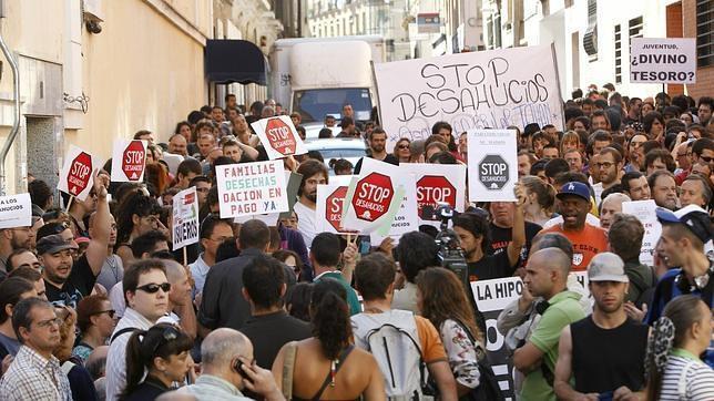 El TC tumba el decreto andaluz antidesahucios por invadir competencias