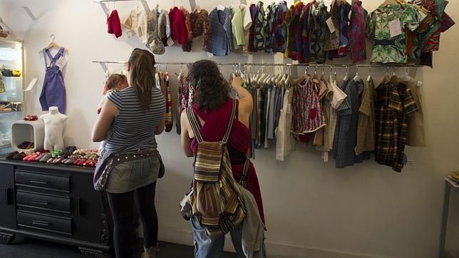 La tienda solidaria de la futura alcaldesa de Madrid en Malasaña