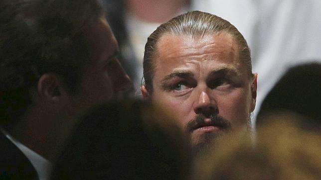 Leonardo Dicaprio, capturado usando un «palo de selfie»