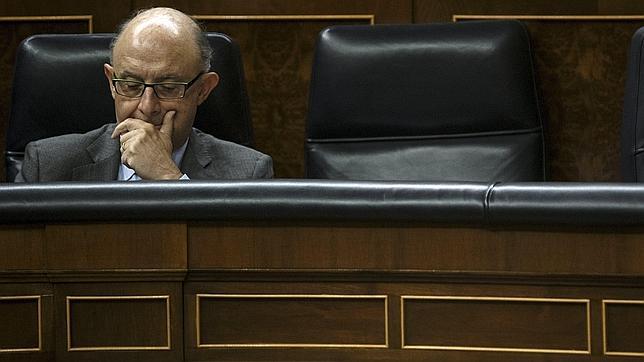 El Gobierno, dispuesto a renovar el pacto antitransfuguismo para incorporar a Podemos y C's