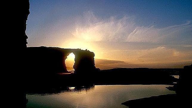 La playa gallega de As Catedrais, entre los tres mejores arenales familiares de España