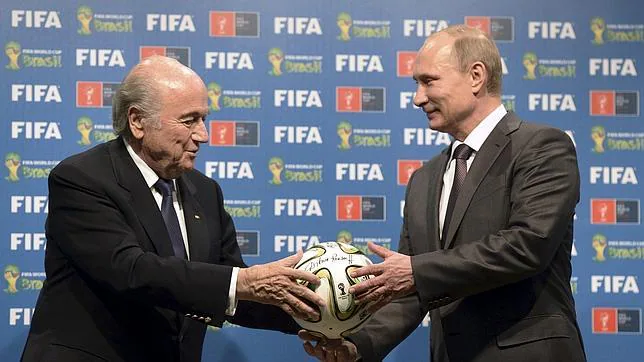 Putin: «Las detenciones buscan evitar la reelección de Blatter y el Mundial en Rusia»