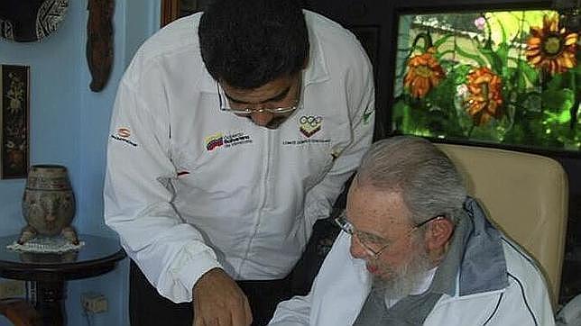 Fidel Castro felicita a Maduro por celebrar un congreso sobre democracia