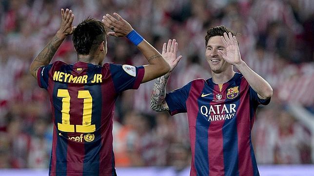 Messi celebra con Neymar en la final de Copa