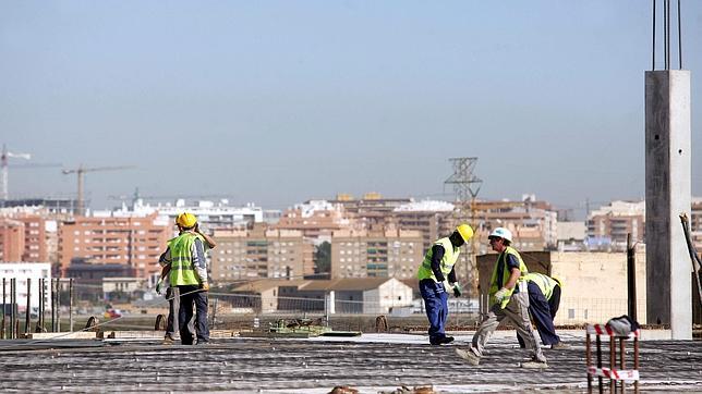 El paro baja en 14.161 personas en la Comunidad Valenciana en un mes de mayo histórico