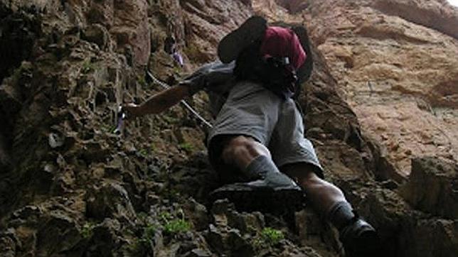 Denuncian el robo de chapas de escalada en el sector Moro de la Pedriza