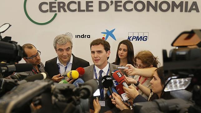 Pedro Sánchez y Albert Rivera se reúnen durante tres horas