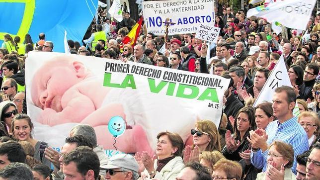 Los provida consideran «un perjuicio irreparable» la falta de sentencia del TC sobre el aborto