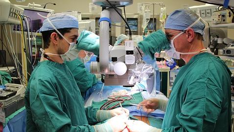 Primer trasplante simultáneo en el mundo de cráneo y cuero cabelludo