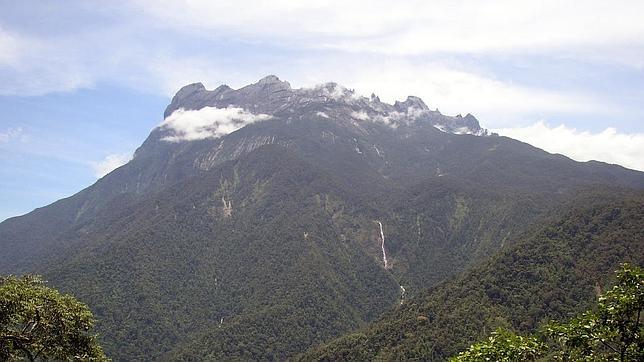 Atrapados unos 100 escaladores en el monte Kinabalu tras un seísmo