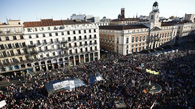 Panorámica de la manifestación en la puerta del Sol (Madrid)