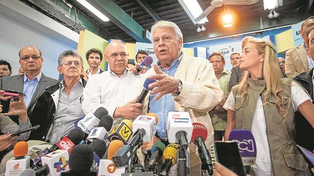 Felipe González: «Mi visita a Venezuela es humanitaria, no es una injerencia»