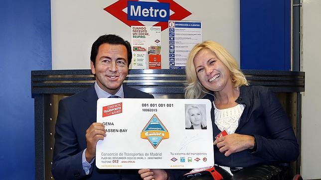 Hassen-Bey arranca su desafío de ascender el Kilimanjaro en el Metro de Madrid