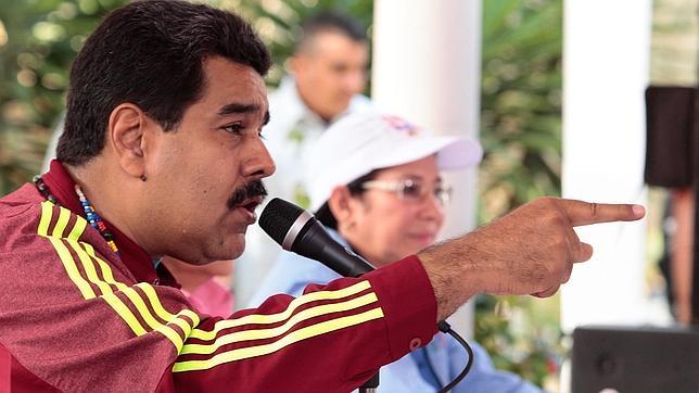 Maduro critica a González por ir a Venezuela a decir «cómo gobernar»