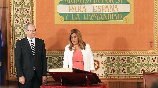 Susana Díaz jura su cargo como presidenta de la Junta arropada por su familia