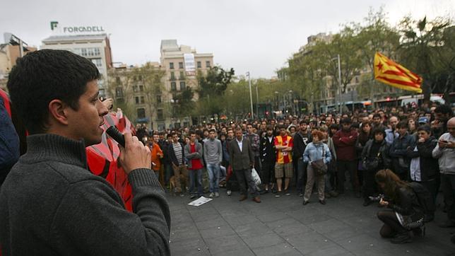 Ada Colau retira la acusación contra dos estudiantes detenidos el 29M