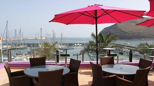 Una de las bonitas vistas de la bahía de San Sebastián de La Gomera que pueden disfrutarse desde la terraza del restaurante