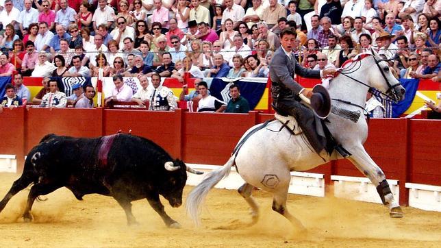 Andy Cartagena arrasa con cuatro orejas en la Feria de Alicante