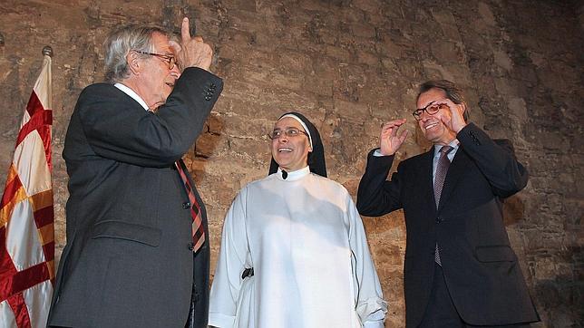 La monja Lucía Caram junto a Mas