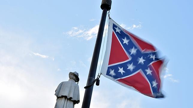 La bandera confederada en el Capitolio de Carolina del Sur