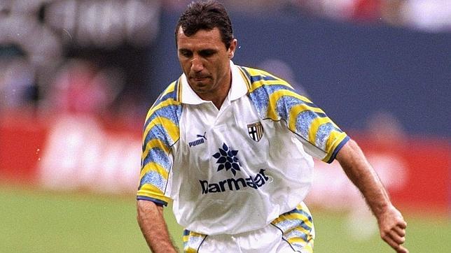 Hristo Stoichkov tuvo un breve paso por el Parma en 1995